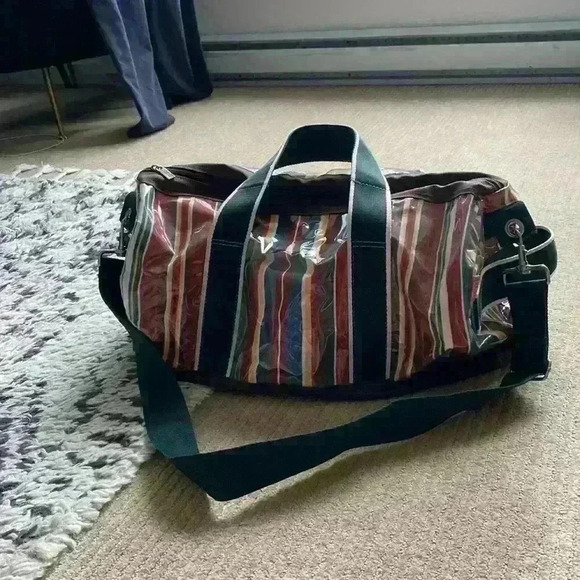 Carry On Travel Duffle Bag with shoulder strap, large bag gym bag. - Picture 5 of 16